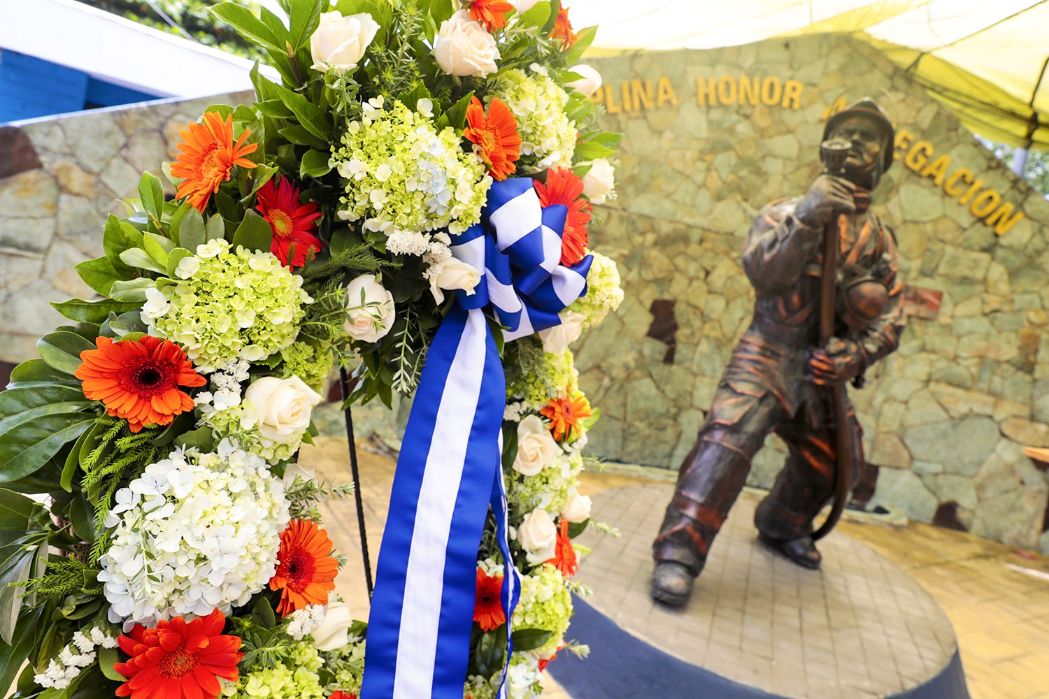Autoridades de El Salvador y EE.UU. rinden homenaje a bomberos héroes del 11 de septiembre autoridades-de-el-salvador-y-eeuu-rinden-homenaje-a-bomberos-heroes-del-11-de-septiembre